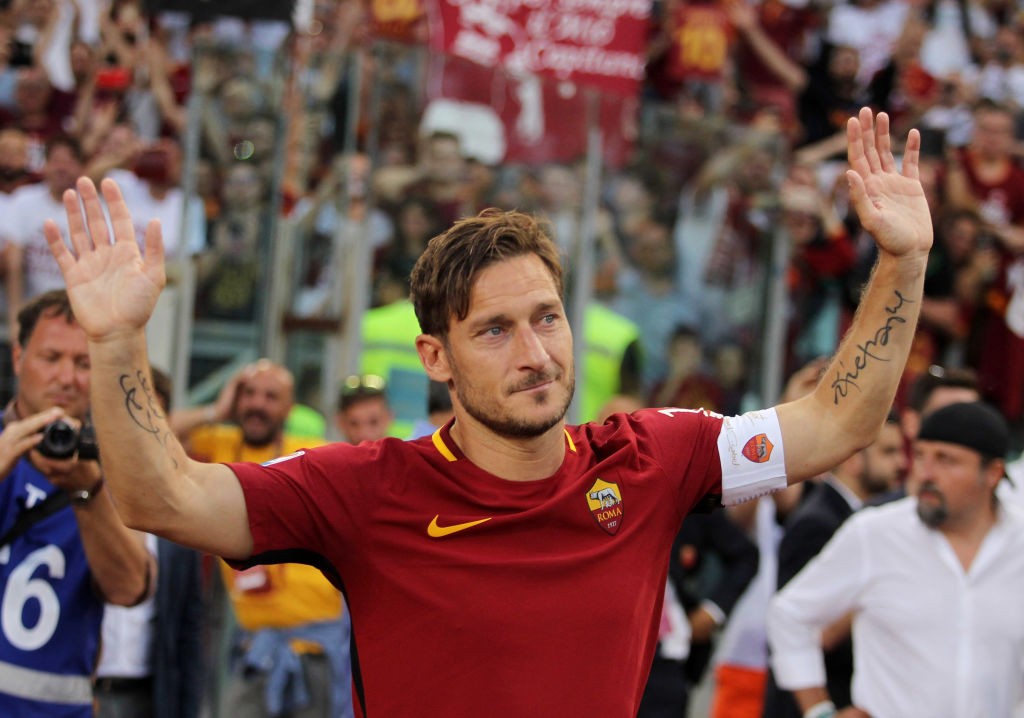 AS Roma v Genoa CFC - Totti