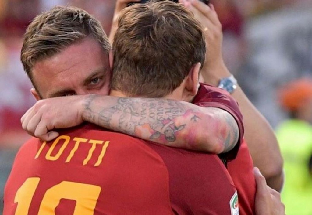 De Rossi, commovente saluto di Totti per addio alla Roma