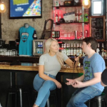 Emma Jones, la giornalista che fa impazzire i tifosi del Leeds 2