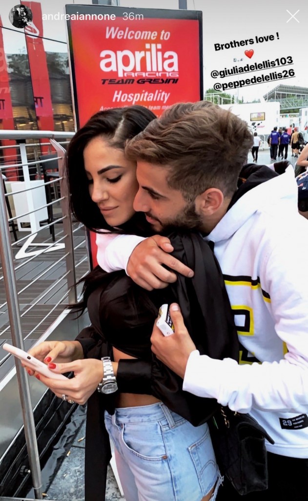 Giulia De Lellis insieme al fratelllo