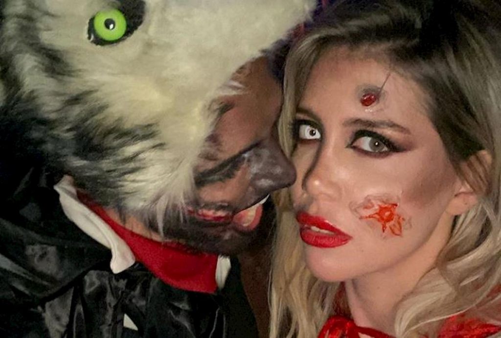 halloween-a-parigi-per-icardi-e-wanda-nara-lei-e-cappuccetto-rosso