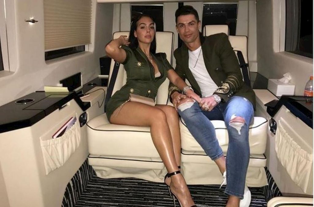 ronaldo-georgina-aereo