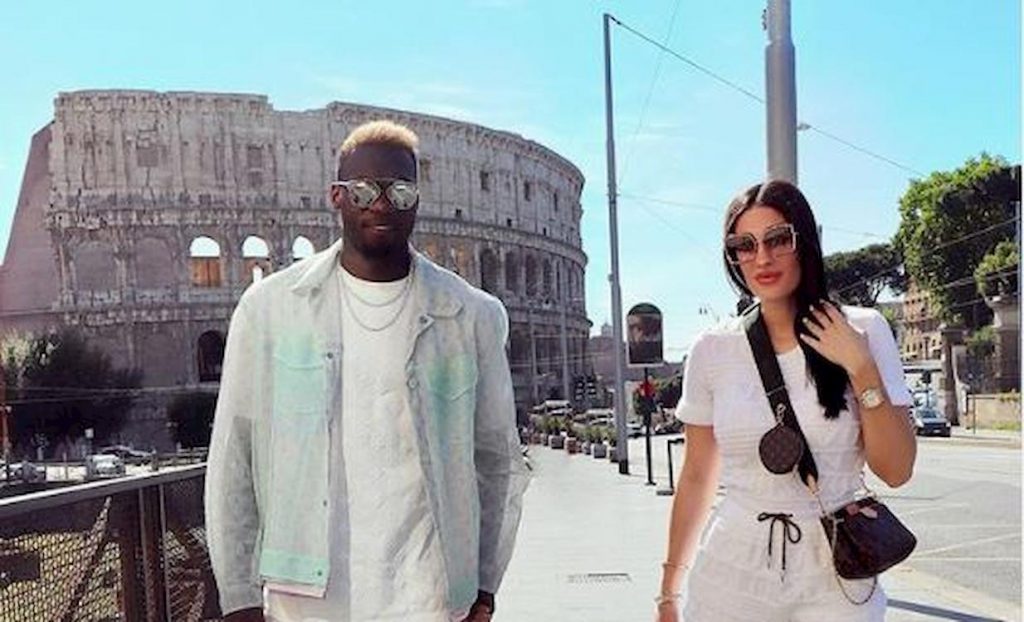 caicedo-moglie-roma-1