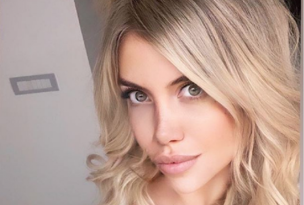 wanda-nara-decollete-esplosivo