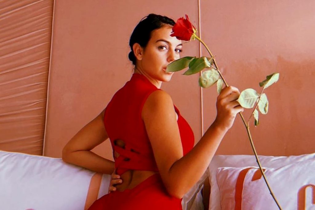 georgina-prettylittlething-perfetta