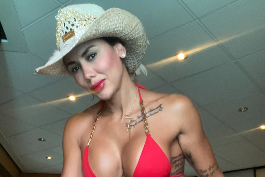 lady-vidal-bikini