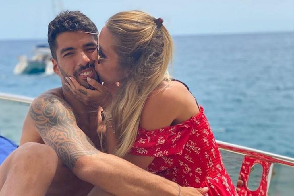 luissuarez-sofi-relax-1