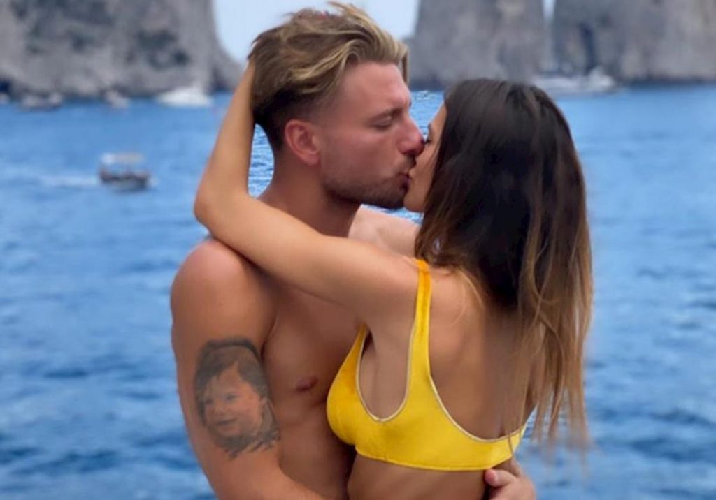 melena-immobile-bacio