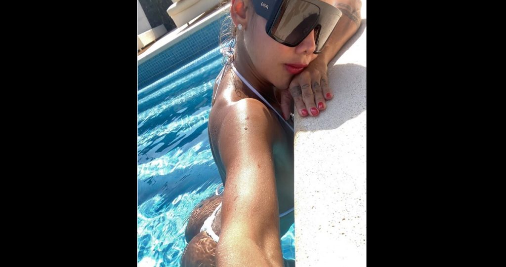 sonia-vidal-selfie-piscina