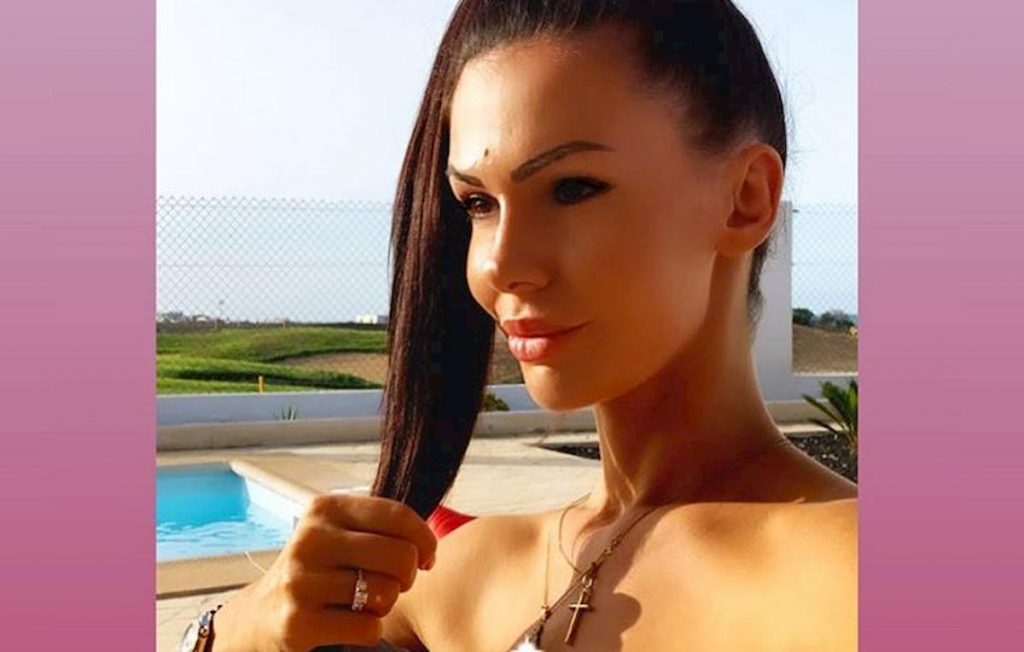 erjona-decollete-hot