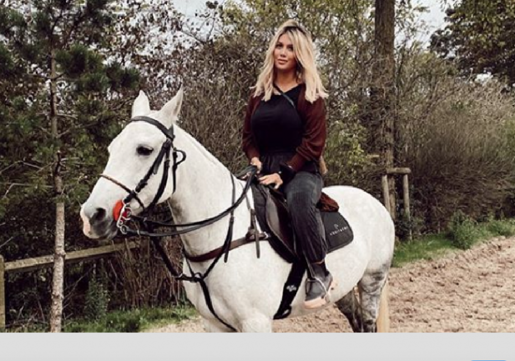 wanda-nara-passeggiata-a-cavallo