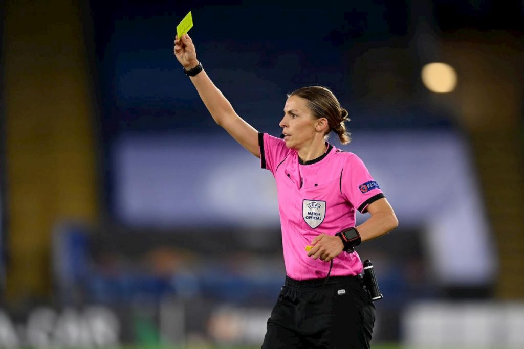 juve-donna-arbitro