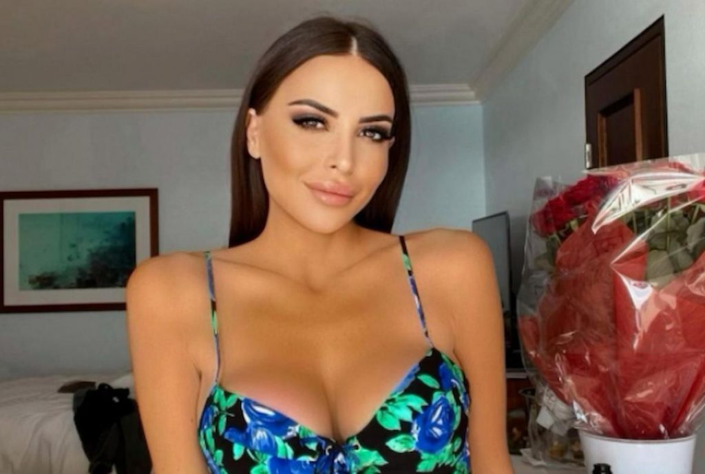 jacobelli-decollete-hot-1