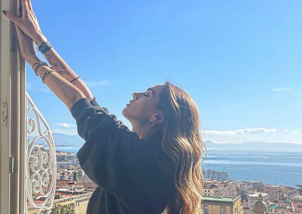 melissa-satta-sotto-il-sole-di-napoli