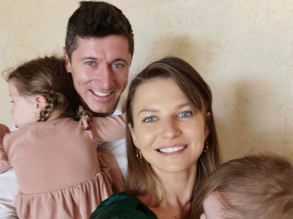 lewandowski-auguri-pasqua-moglie