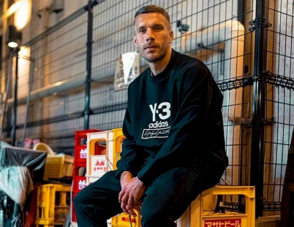 Podolski contro le wags