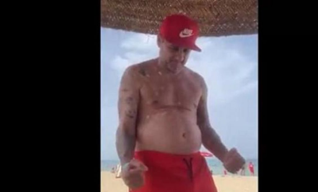 bobo-vieri-balletto-spiaggia