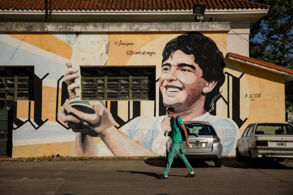 maradona omaggio canale20 mediaset