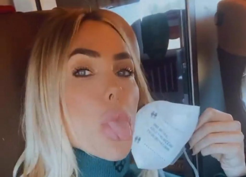 ilary blasi linguaccia treno