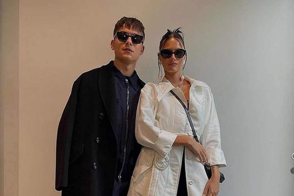 Dybala e la sua Oriana ospiti in occasione della sfilata di Armani