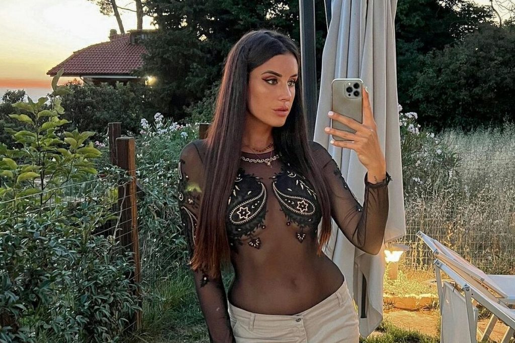 Valentina Vignali trasparenze