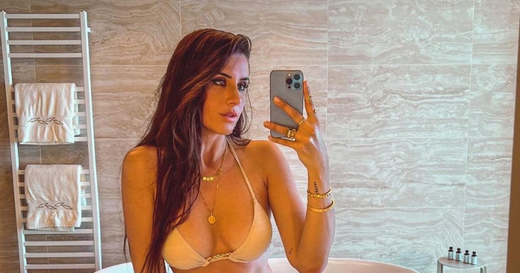 vignali selfie bikini