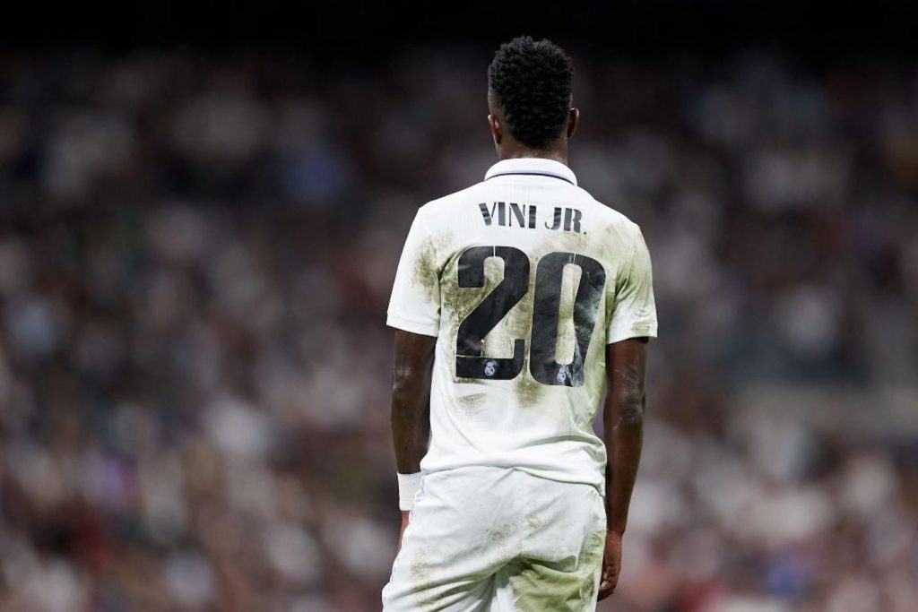 pelé difende Vinicius