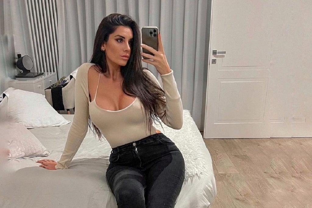 valentina-vignali-selfie