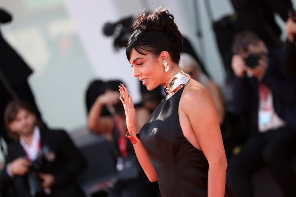 georgina-cifa-record-vogue
