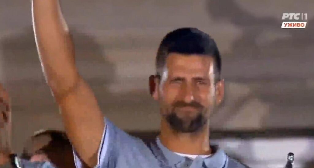 djokovic ovazione lacrime (1)