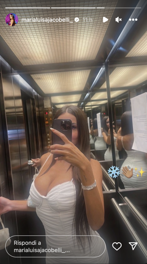 Marialuisa selfie sexy