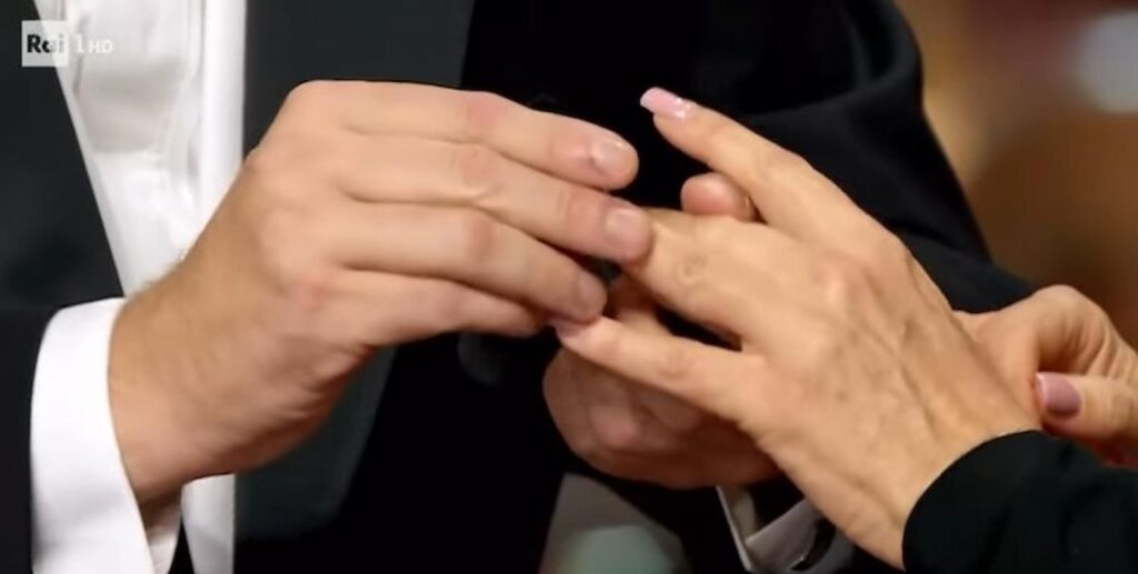 anello simona ventura ballando (1)