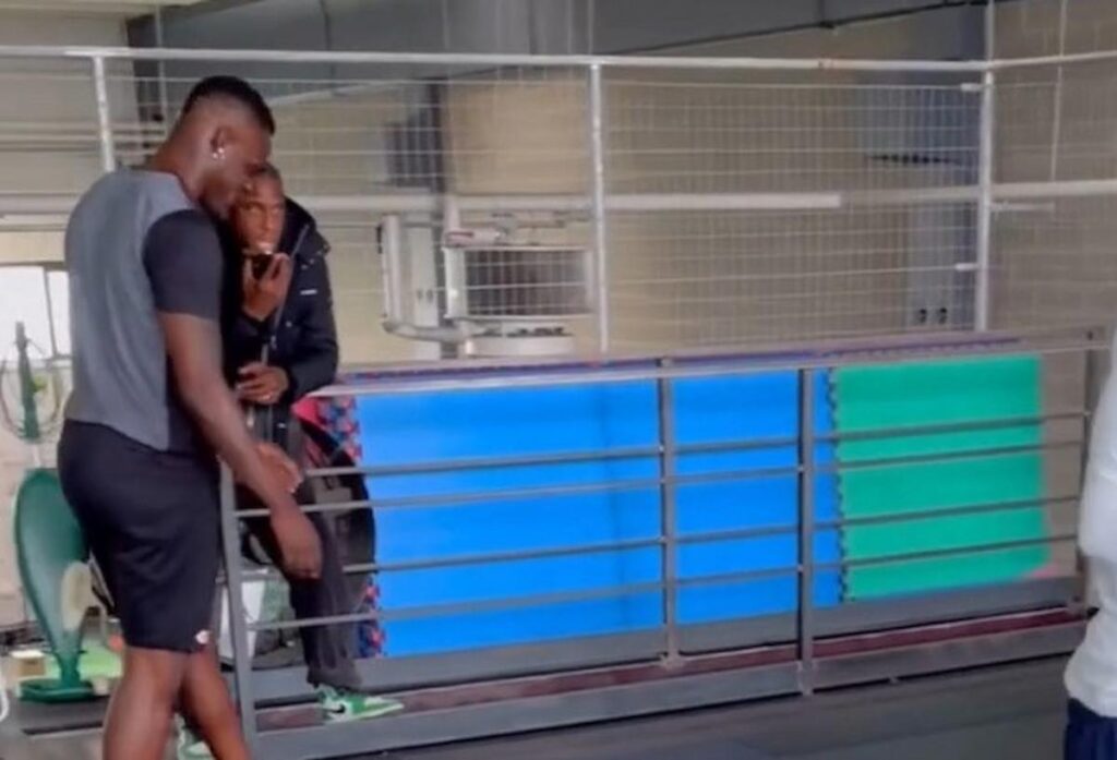 balotelli sfida canestro (1)