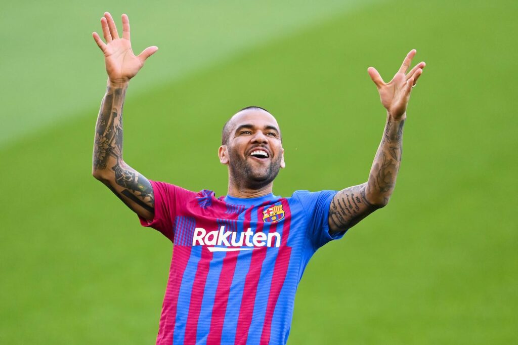 dani-alves-pagata-cauzione (1)