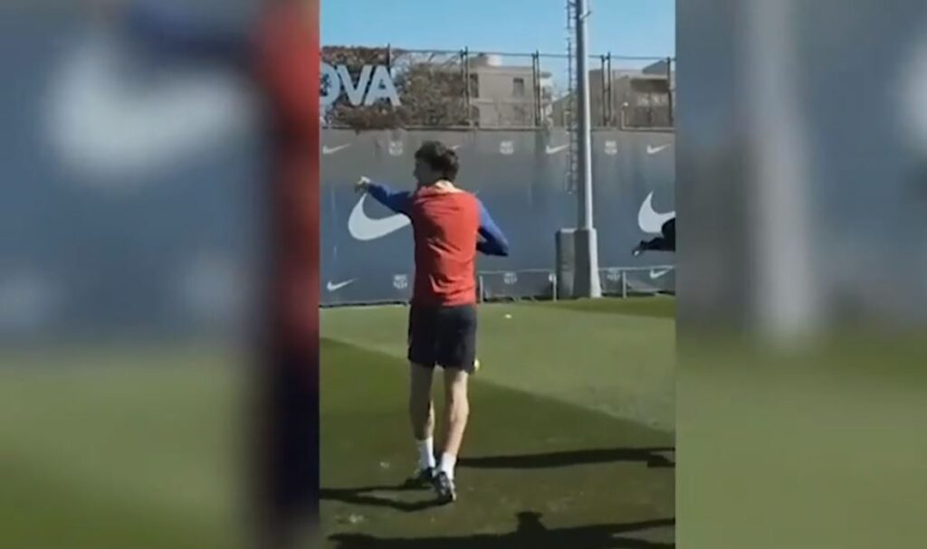 Marcos Alonso piedi canestro