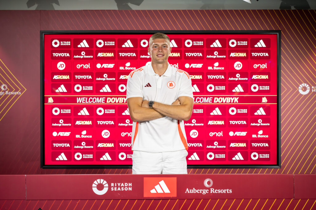 AS Roma UNveil New Signing Artem Dovbyk