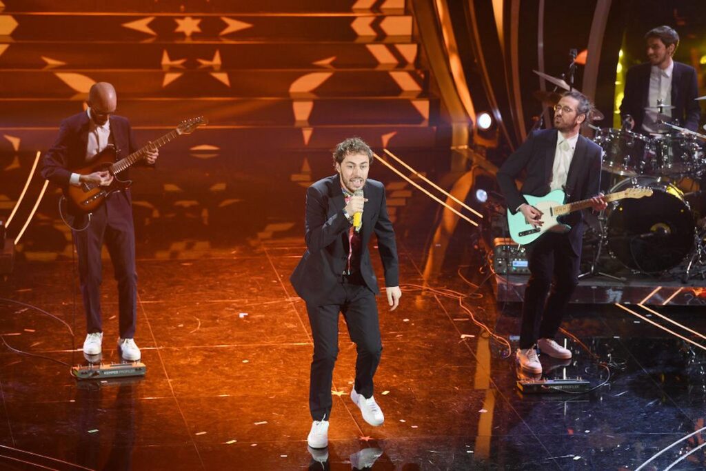 pinguini tattici nucleari sanremo 2020