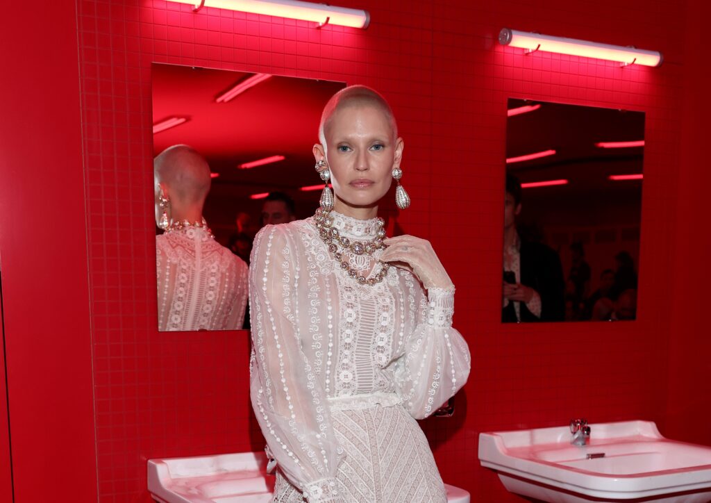 Valentino "Le M√©ta-Th√©√¢tre Des Intimit√©s" - Front Row - Paris Fashion Week - Womenswear Fall/Winter 2025-2026