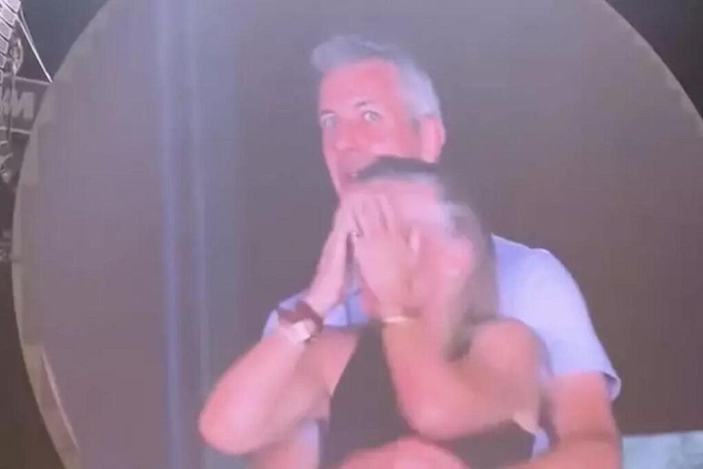 Kiss cam coldplay