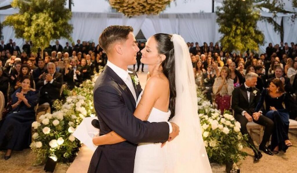 dybala oriana primo anniversario nozze (2)