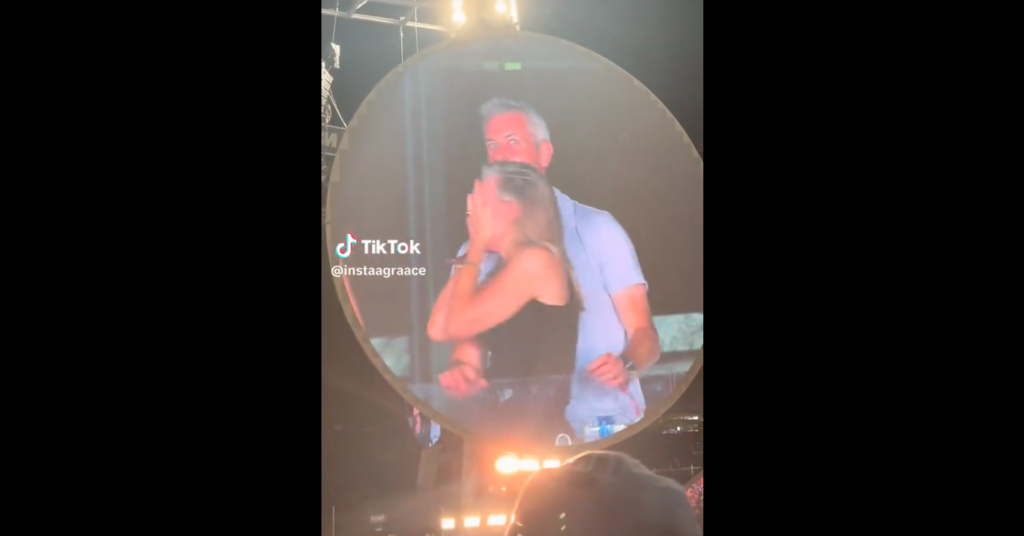 Kiss cam coldplay
