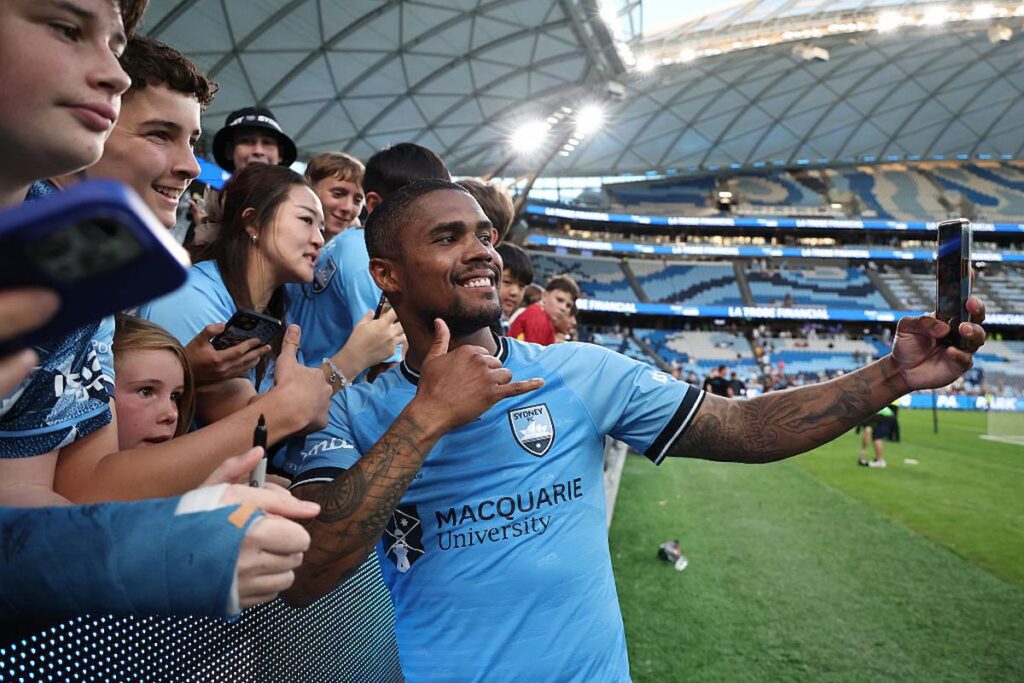 douglas costa guai