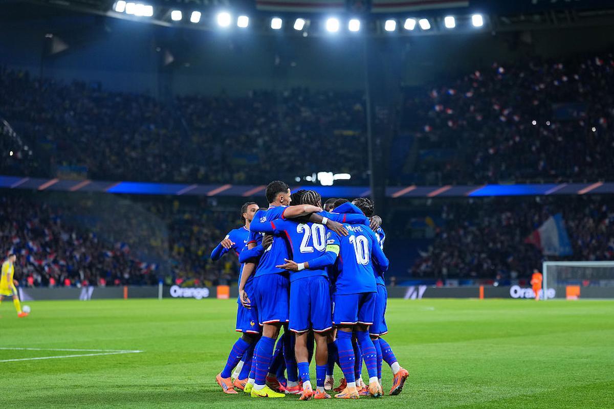 La federazione con Mbappé: "Amarilla osservazioni abiette. Si offende tutta la Francia"
