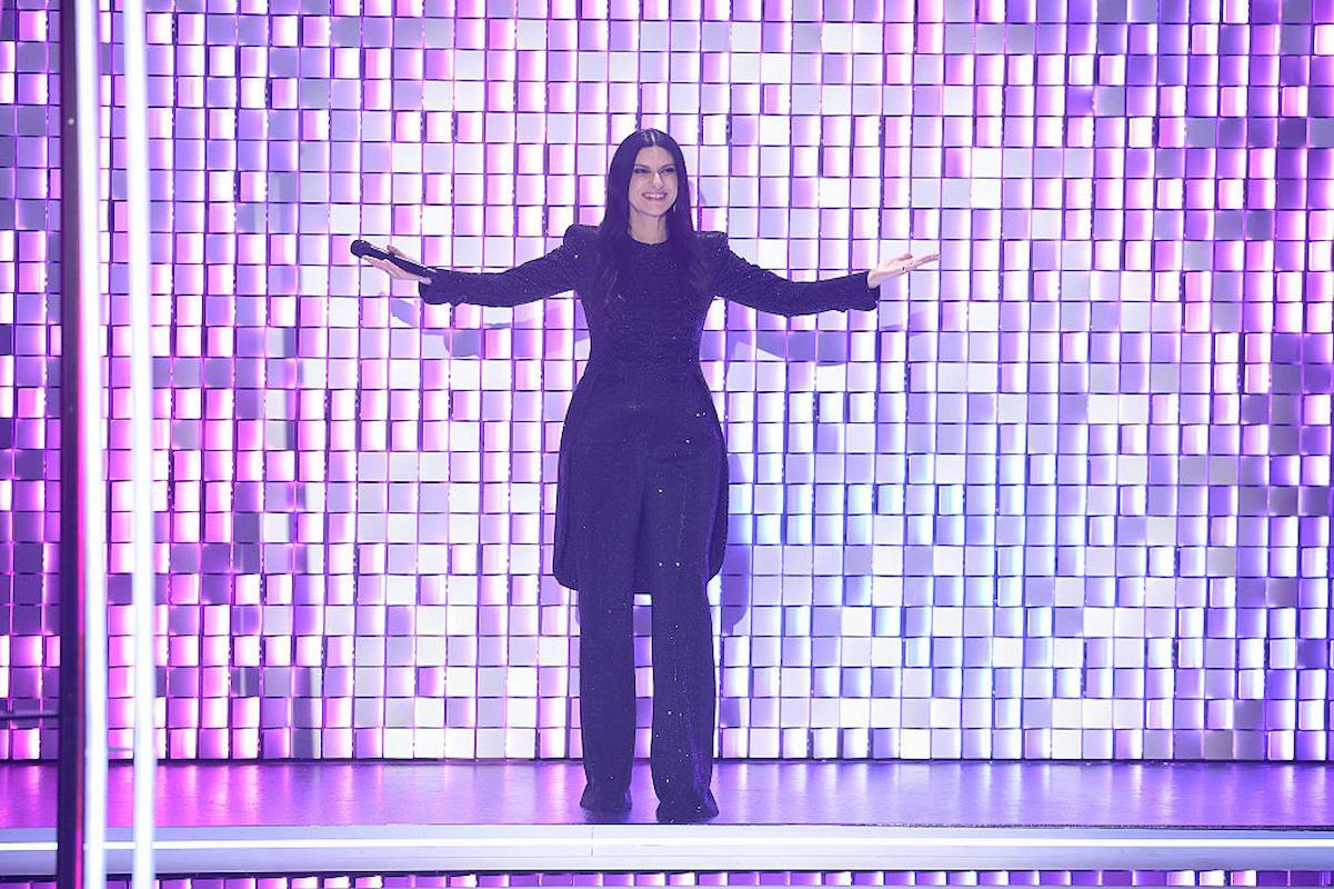 Laura Pausini tra le star che chiuderanno il Mondiale. Half-time show con Shakira e...