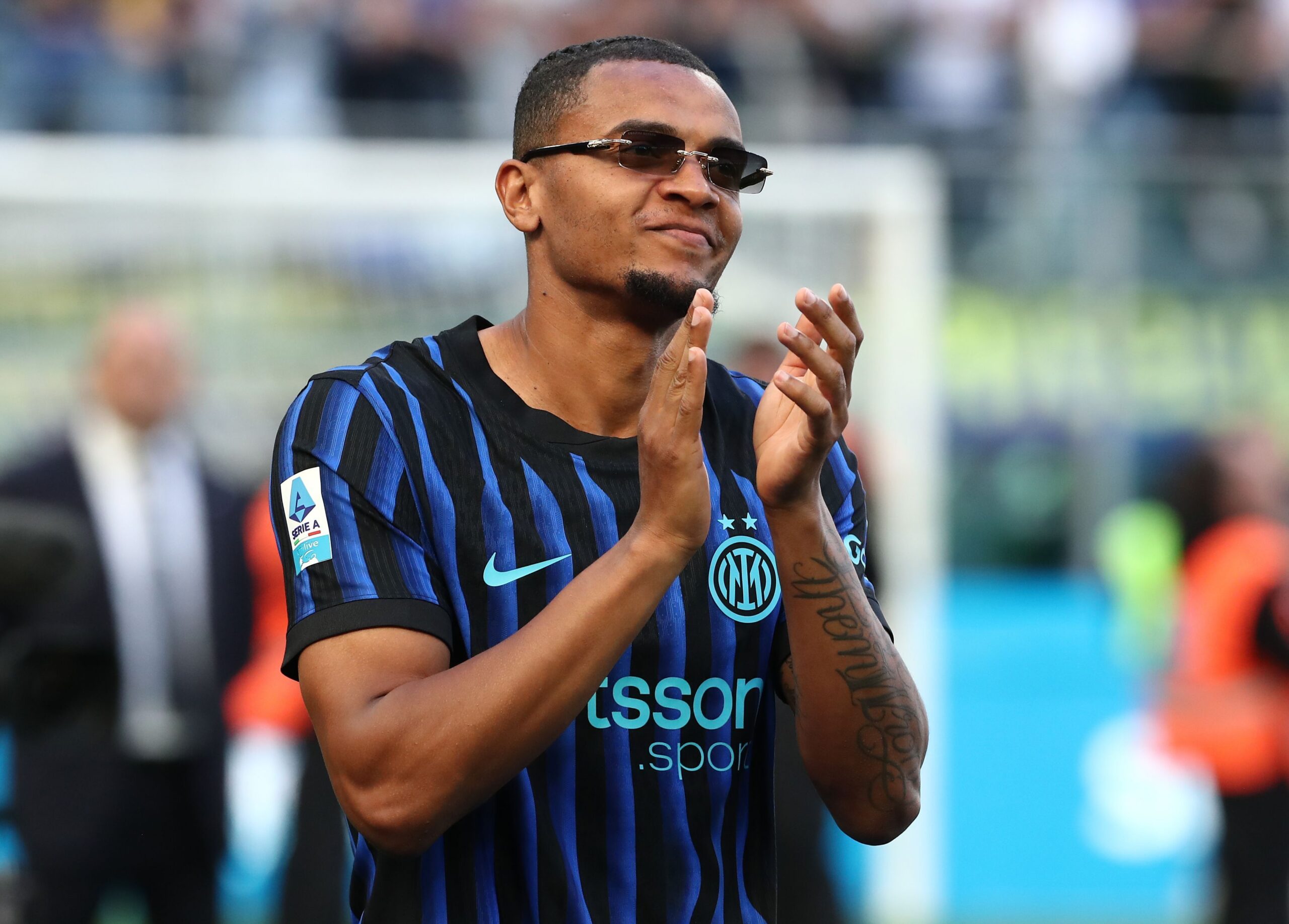 Akanji: "Gioco al fantacalcio, legato a un tatuaggio fatto a 20 anni. Federer, Thunder e NFL..."